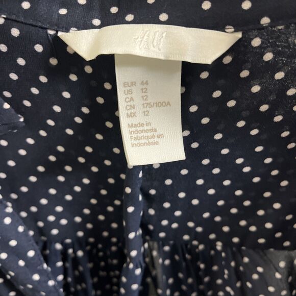 H&M Women’s pull over Blouse Blue With White Polka Dots US Size 12 - Picture 2 of 6